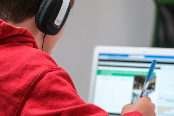 Tips for Keeping Your Child Organized and Focused in School 3 img
