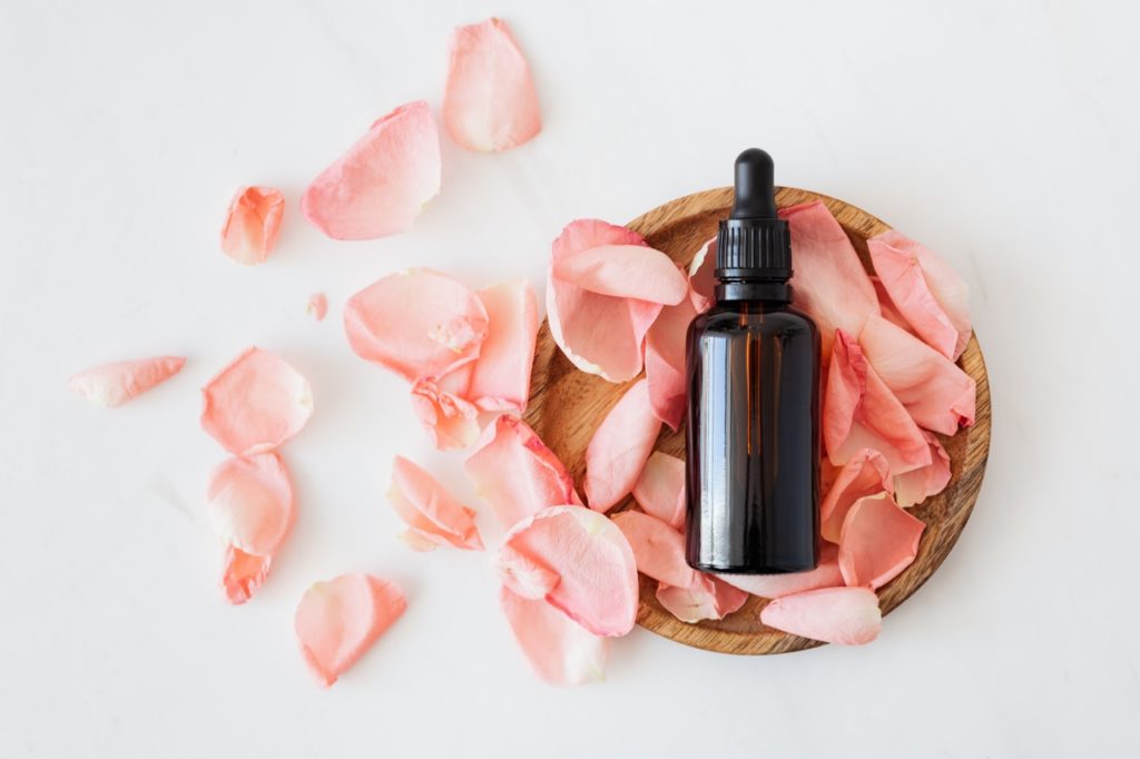 Benefits of Rose Essential Oil